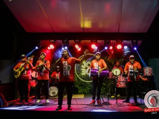 cacique 05-09-8292.jpg